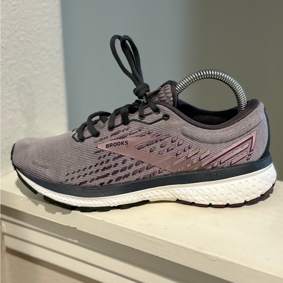 Brooks Ghost 13 Running Shoes Womens Size 7.5 Gray Pink Comfort Cushion Sneakers - Picture 4 of 12